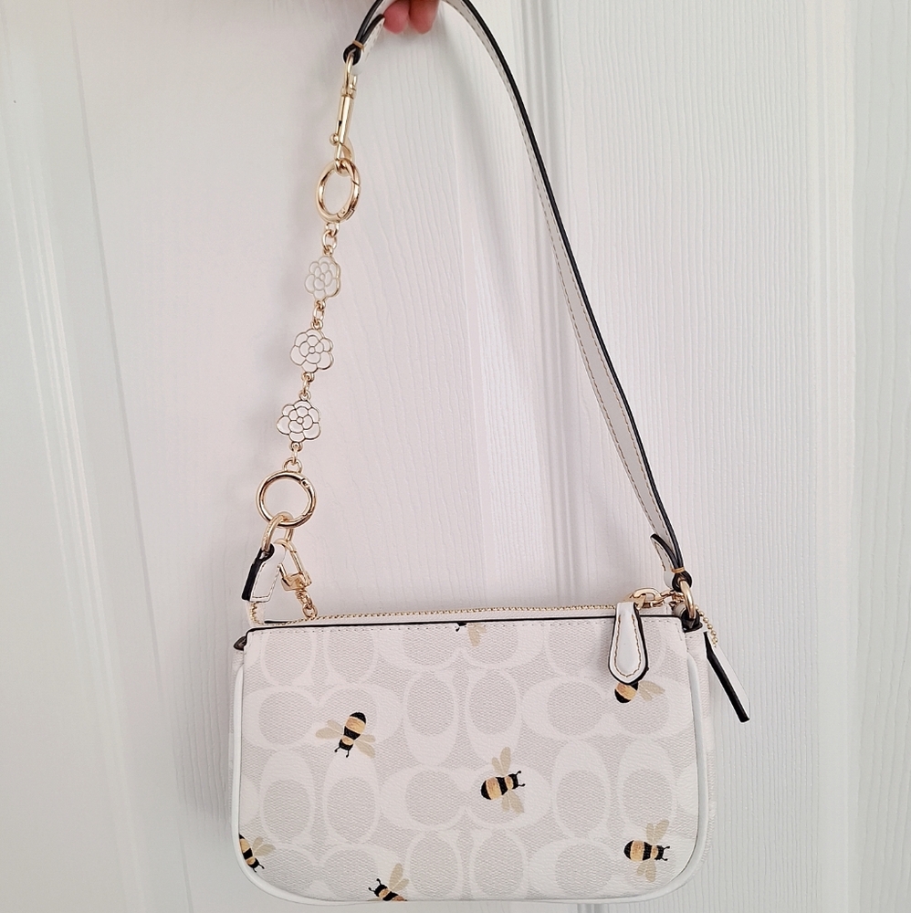 NWT Coach 🐝🐝  Nolita 19 In Signature Canvas With Bee Print Plus Floral Chains - Picture 7 of 12